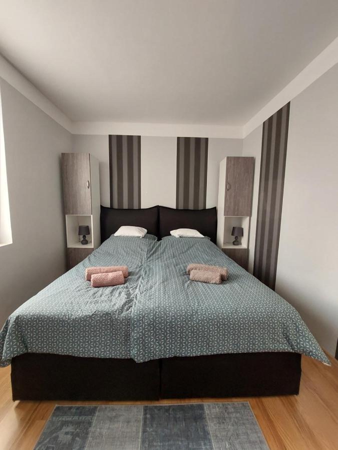 CsaládBarát Vendéglak Szegedi Magánszálláshely 9 fő részére, nagycsaládok és baráti társaságok részére Esterno foto